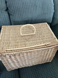 Cane picnic basket