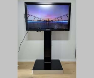 Samsung 40 Touchscreen FHD LCD Display with Built-in PC and Stand