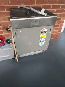 Free dishwasher. Suggest for scrap
