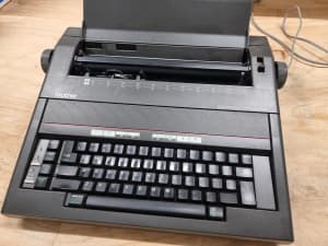 Brother AX-18 Electronic Typewriter