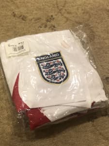 Kids England football shirt