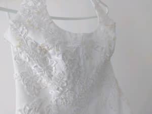 White vintage style wedding rdress