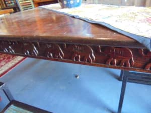 Hardwood 8 Seater Dining Table With Elephant Carving New
