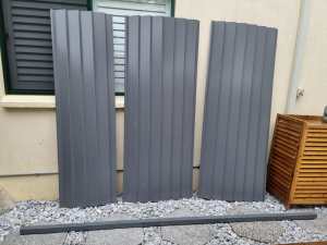 Colourbond Fence panels and top pole. Charcoal grey. Never used.