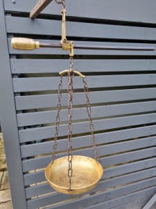 ANTIQUE SALTERS HANGING BALANCE SCALES WITH TRAY & CHAIN,IN BRASS/STEE
