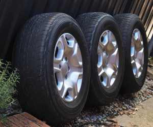 Ford Ranger 17x8, 5x mags in VG to excellent condition, 2 tires @30%
