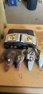 Nintendo 64 with 2 controllers and 2 games