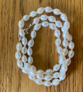 White Seed Pearl knotted necklace