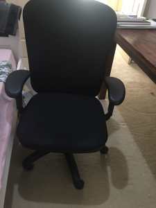 Basic computer chair