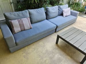 4 seater outdoor sofa, coffee table and covers