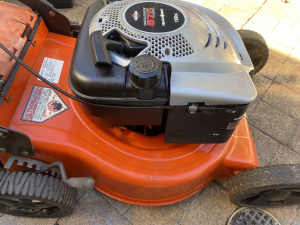 Husqvarna lawn mower 20” 675 series Briggs