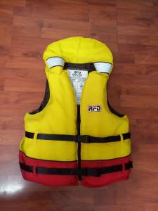 RFD DELTA LIFE JACKET Small Adult Size 