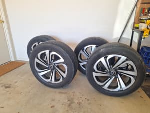 Isuzu 2022 MUX LST original wheels and tyres