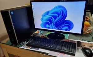 Computer Desktop PC i5 Windows 11 Pro 1TB HDD 8GB RAM HP w/ screen