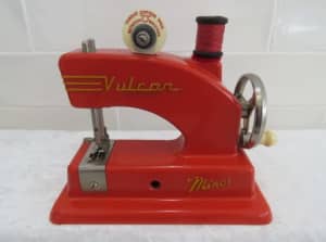 SEWING MACHINE Vintage VULCAN MINOR CHILDS EXCELL AS NEW COLLECTABLE