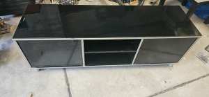 Media cabinet for TV and other media components
