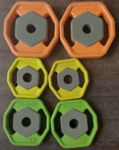 Reebok Rubber Rep Set Weight Plates 2 x 5kg, 2 x 2.5kg and 2 x 1 5kg