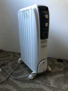 Delonghi Dragon 4 Oil Column Heater with timer