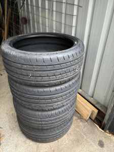 SELLING SET OF “17” TYRES