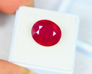 Natural 9.5 ct Treated Blood Red Ruby Gemstone. 