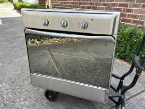 Ariston 60cm electric oven