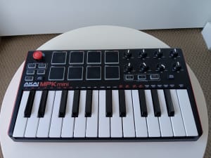 AKAI MPK mini mk2 MIDI controller