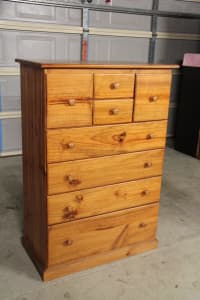 Extra-large solid wooden 8 drawers tallboy metal runner can deliver