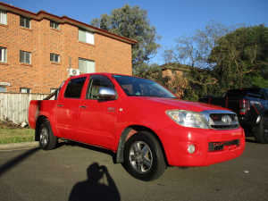 2011 Toyota Hilux GGN15R MY11 Upgrade SR5 Red 5 Speed Automatic Dual Cab Pick-up