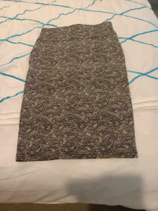 Black and white pencil skirt-size small