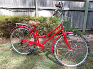 6 Speed pushbike with port rack on the back. Excellent condition.