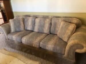 Lounge Suite Excellent condition 3 seater and 2 seater