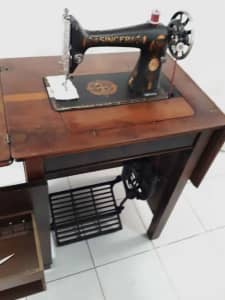 Singer Sewing Machine Genuine Treadle Serviced and Restored / Working