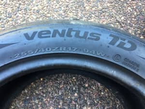 Hankook Ventus TD Z221 255/40ZR17 Semi-slick R spec tyres