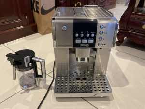 DeLonghi PrimaDonna Coffee Machine