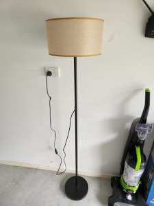 BLACK/BEIGE LED FLOOR LAMP
