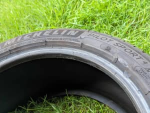 Michelin Pilot Sport 4 Tyre 235/45/r17