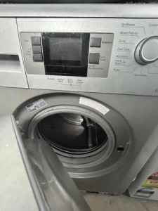 ! Stainless steel 7 kg BEKO front washing machine