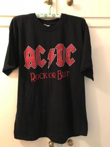 AC/DC Rock Or Bust T-Shirt 2015 (size is shown as XXL BUT is M to L)