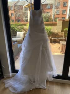 Bride dress veil - size 10 - Barbra Calabro