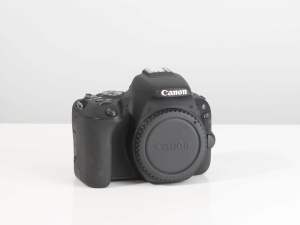 Canon EOS 200D DSLR in Excellent used condition