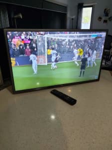 TV LG 32LB563B-TD - HD LED LCD TV with Remote Control in fantastic wo