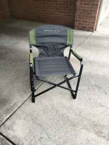 Wanderer directors chair with side table rrp $120