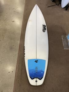 5'10 DHD DNA surfboard