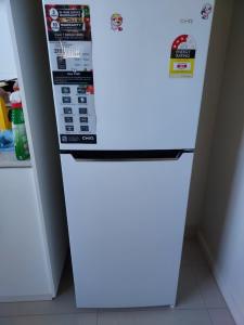 Chiq 216L fridge