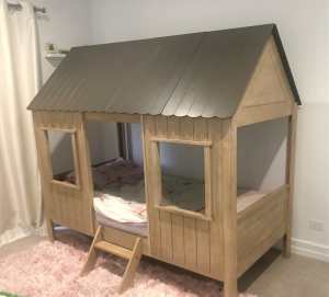 CUBBY HOUSE BED - SINGLE ** Perfect Conditon**