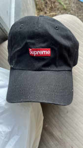 Supreme cap black