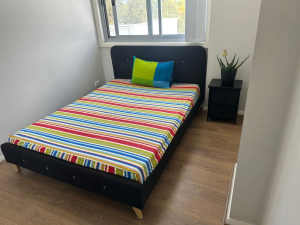 Girls only - Room for rent - 3mins walk to train station