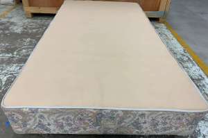 Excellent King Single bed base only.Delivery available