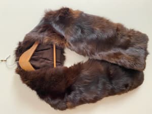 Vintage fur stole with pockets