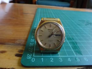 SEIKO 5 AUTOMATIC 17 JEWELS 7009 in working condition